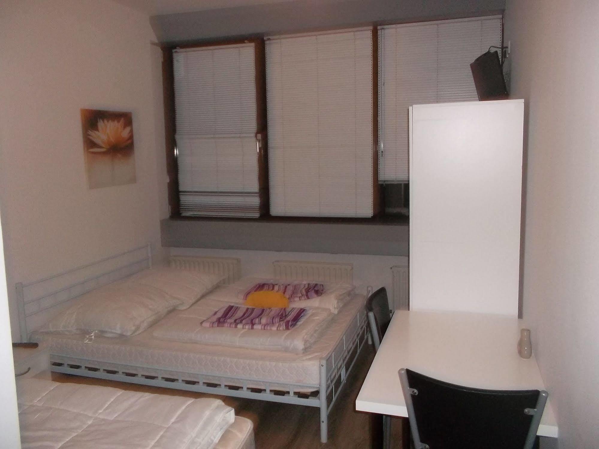 Dreibettzimmer mit eigenem Bad