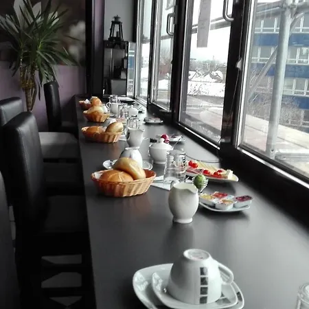 Frankfurt Central Hostel-3